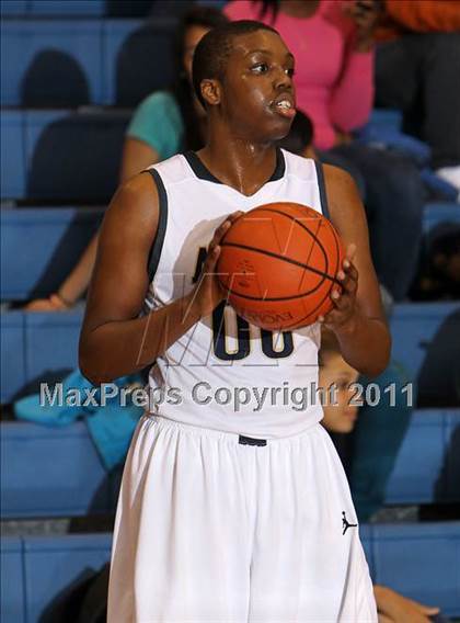 Thumbnail 1 in Akins vs. McNeil (5A Region 2 Bi-District Playoff) photogallery.
