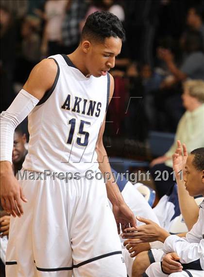 Thumbnail 2 in Akins vs. McNeil (5A Region 2 Bi-District Playoff) photogallery.