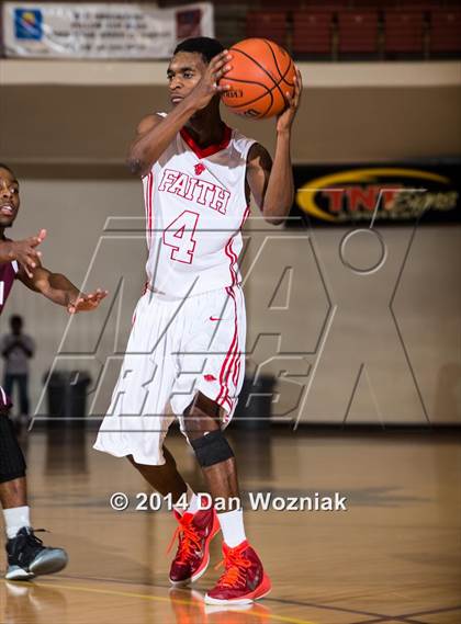Thumbnail 3 in Christian Life Center vs. Grapevine Faith Christian (Fantasy of Lights) photogallery.