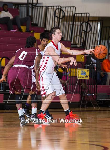Thumbnail 1 in Christian Life Center vs. Grapevine Faith Christian (Fantasy of Lights) photogallery.