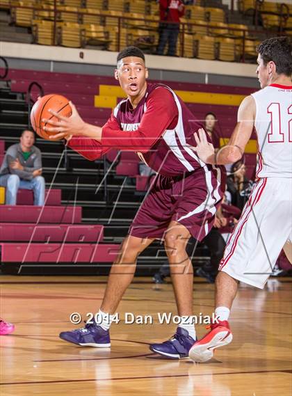 Thumbnail 1 in Christian Life Center vs. Grapevine Faith Christian (Fantasy of Lights) photogallery.