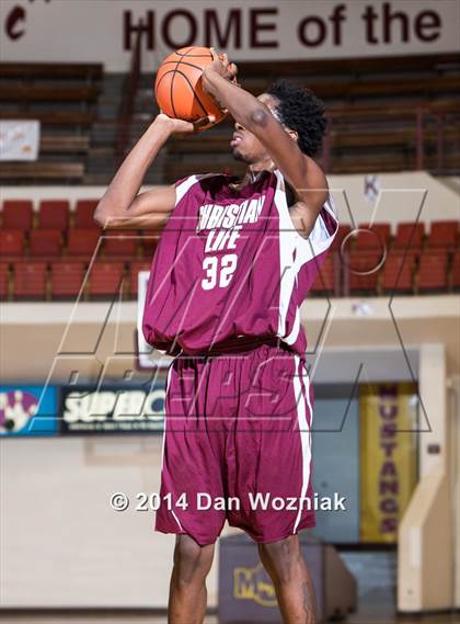 Thumbnail 3 in Christian Life Center vs. Grapevine Faith Christian (Fantasy of Lights) photogallery.