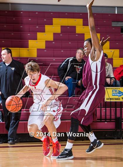 Thumbnail 3 in Christian Life Center vs. Grapevine Faith Christian (Fantasy of Lights) photogallery.