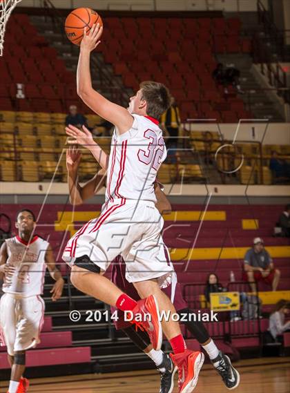 Thumbnail 1 in Christian Life Center vs. Grapevine Faith Christian (Fantasy of Lights) photogallery.