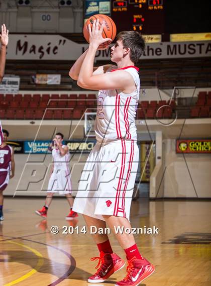 Thumbnail 2 in Christian Life Center vs. Grapevine Faith Christian (Fantasy of Lights) photogallery.