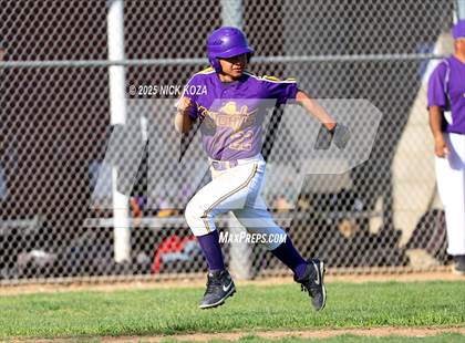 Thumbnail 2 in Paramount vs. Lynwood photogallery.