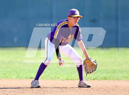 Thumbnail 1 in Paramount vs. Lynwood photogallery.