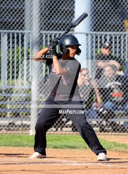 Thumbnail 3 in Paramount vs. Lynwood photogallery.