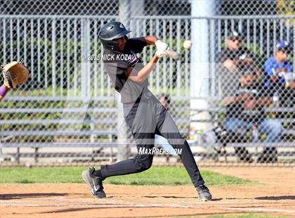 Thumbnail 3 in Paramount vs. Lynwood photogallery.