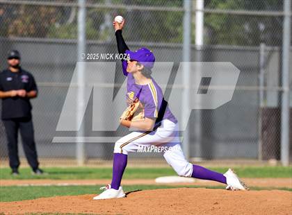 Thumbnail 1 in Paramount vs. Lynwood photogallery.