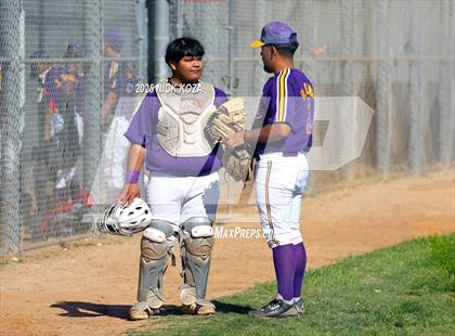 Thumbnail 2 in Paramount vs. Lynwood photogallery.