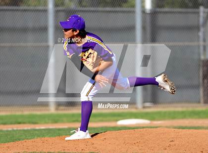 Thumbnail 1 in Paramount vs. Lynwood photogallery.