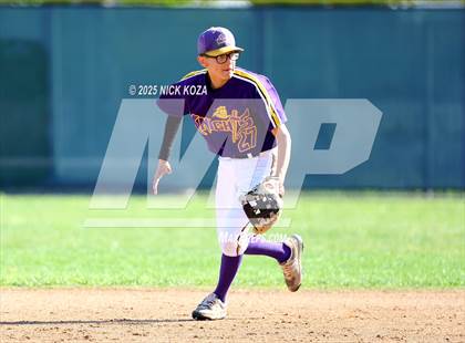 Thumbnail 3 in Paramount vs. Lynwood photogallery.