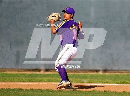 Thumbnail 3 in Paramount vs. Lynwood photogallery.