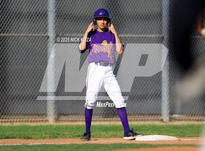 Thumbnail 3 in Paramount vs. Lynwood photogallery.