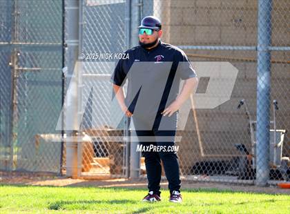 Thumbnail 2 in Paramount vs. Lynwood photogallery.