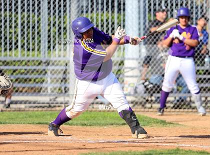 Thumbnail 2 in Paramount vs. Lynwood photogallery.