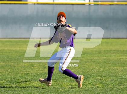 Thumbnail 1 in Paramount vs. Lynwood photogallery.