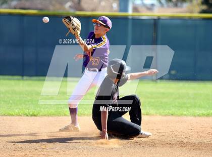 Thumbnail 1 in Paramount vs. Lynwood photogallery.