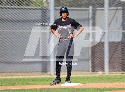 Thumbnail 3 in Paramount vs. Lynwood photogallery.