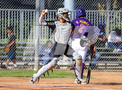 Thumbnail 2 in Paramount vs. Lynwood photogallery.