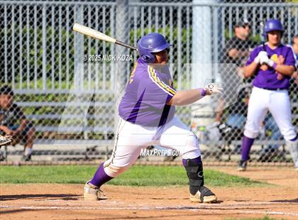Thumbnail 3 in Paramount vs. Lynwood photogallery.