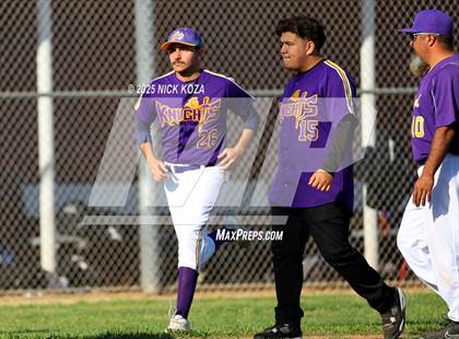 Thumbnail 2 in Paramount vs. Lynwood photogallery.