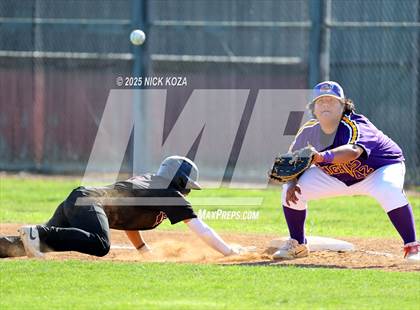 Thumbnail 3 in Paramount vs. Lynwood photogallery.