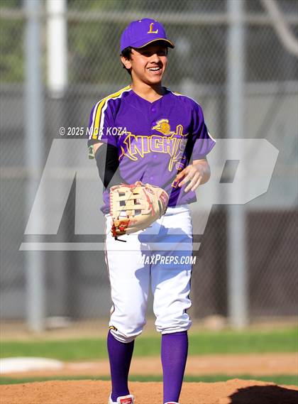 Thumbnail 2 in Paramount vs. Lynwood photogallery.