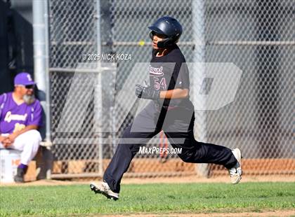 Thumbnail 2 in Paramount vs. Lynwood photogallery.