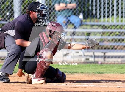 Thumbnail 2 in Paramount vs. Lynwood photogallery.