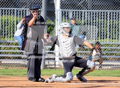Thumbnail 2 in Paramount vs. Lynwood photogallery.