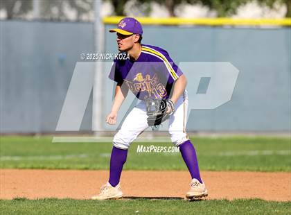Thumbnail 3 in Paramount vs. Lynwood photogallery.