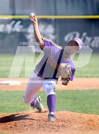 Thumbnail 3 in Paramount vs. Lynwood photogallery.