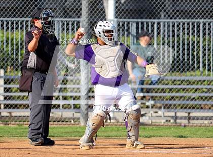 Thumbnail 2 in Paramount vs. Lynwood photogallery.