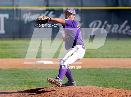 Thumbnail 2 in Paramount vs. Lynwood photogallery.
