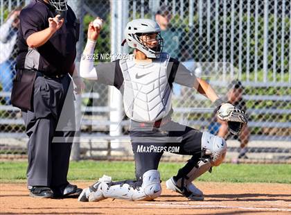 Thumbnail 3 in Paramount vs. Lynwood photogallery.