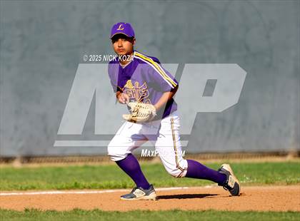 Thumbnail 1 in Paramount vs. Lynwood photogallery.