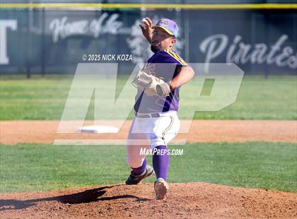 Thumbnail 3 in Paramount vs. Lynwood photogallery.
