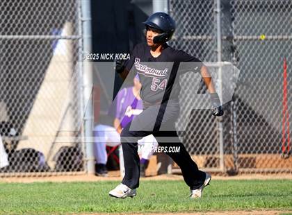 Thumbnail 3 in Paramount vs. Lynwood photogallery.
