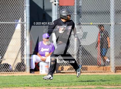 Thumbnail 2 in Paramount vs. Lynwood photogallery.