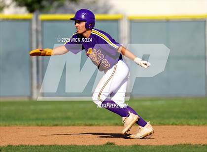 Thumbnail 3 in Paramount vs. Lynwood photogallery.