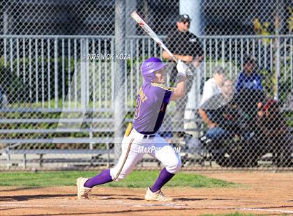 Thumbnail 2 in Paramount vs. Lynwood photogallery.