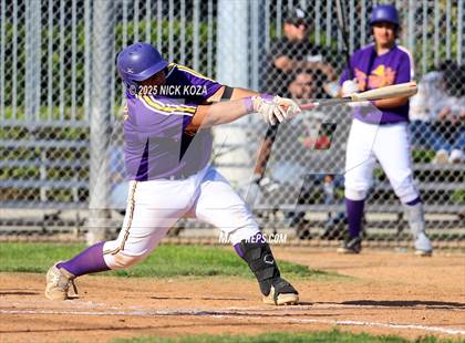 Thumbnail 1 in Paramount vs. Lynwood photogallery.