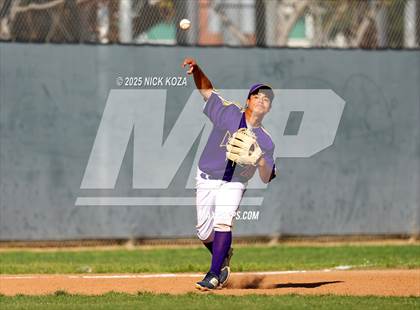 Thumbnail 3 in Paramount vs. Lynwood photogallery.