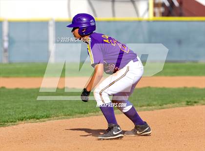 Thumbnail 3 in Paramount vs. Lynwood photogallery.