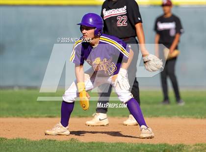 Thumbnail 1 in Paramount vs. Lynwood photogallery.