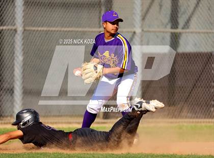 Thumbnail 3 in Paramount vs. Lynwood photogallery.