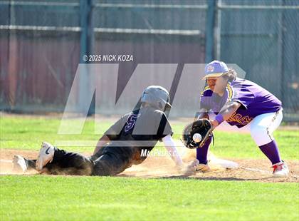 Thumbnail 3 in Paramount vs. Lynwood photogallery.