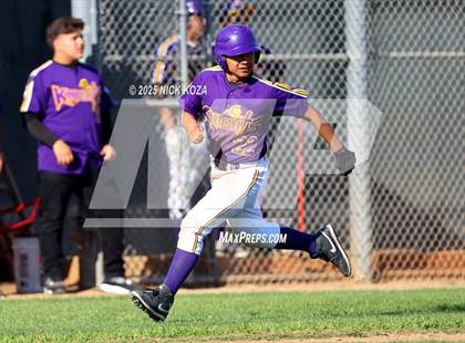 Thumbnail 2 in Paramount vs. Lynwood photogallery.